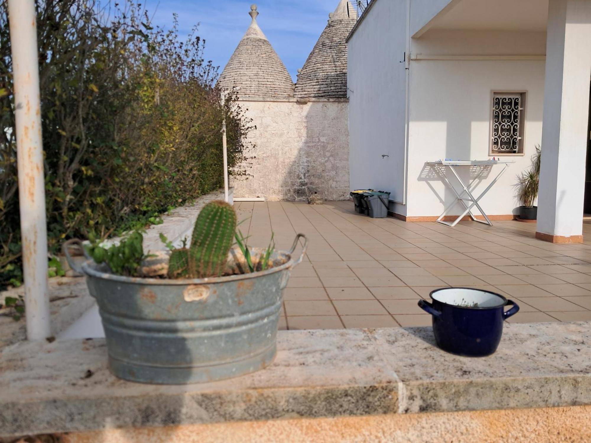 Trulli Delle Rose Puglia And Small Garden * Martina Franca